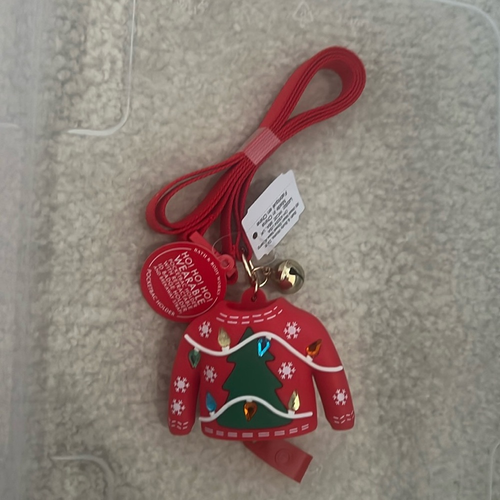 Bath & Body Works Christmas Sweater Pocketbac Holder